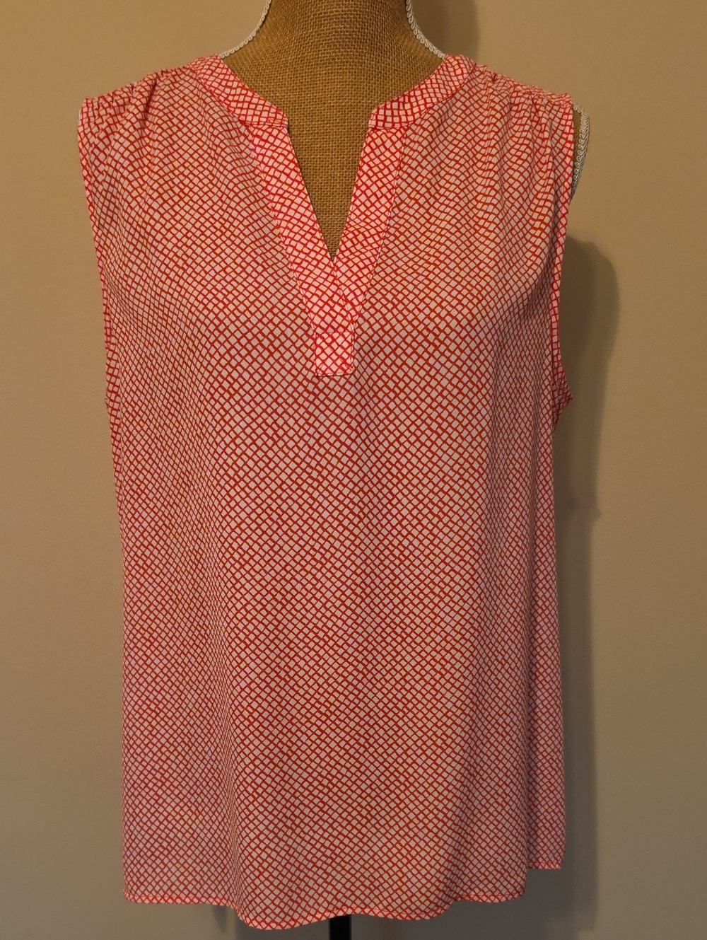 Chaus Red Geometric Sleeveless V-Neck Camisole